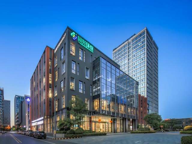 大坪高速口原房东写字楼分租